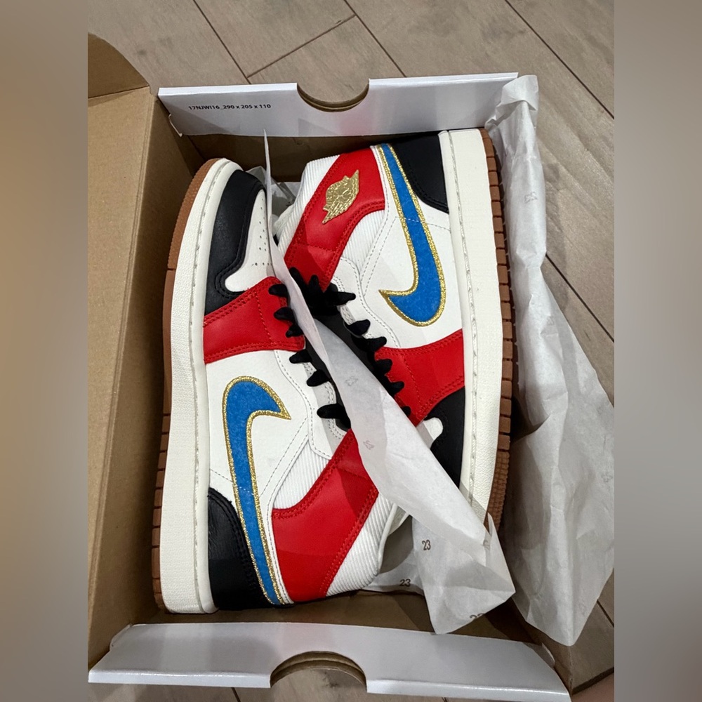 NWT: Nike Air Jordan 1 Mid Let(Her)Man sneakers in Sail, Chili Red & Black, sz 8 - Picture 4 of 14